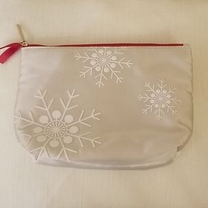 💞Gift with Purchase💞 Clairns satin makeup bag